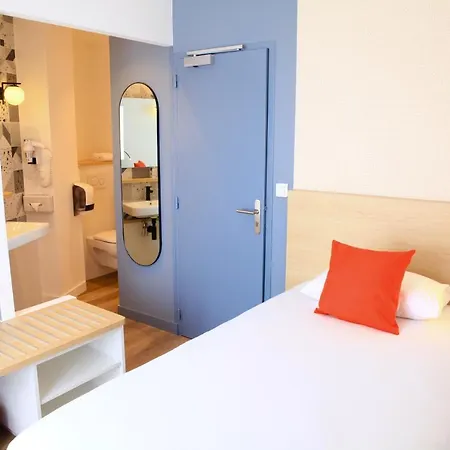 Logis Hotels- Marguerite D'anjou Chateau 2*