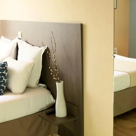 Готель Logis Hotels- Marguerite D'anjou Chateau 2*