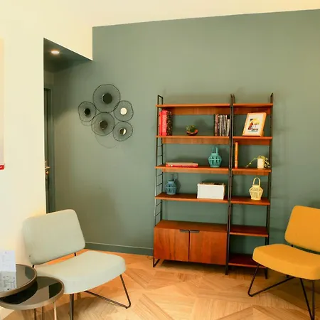 Готель Logis Hotels- Marguerite D'anjou Chateau 2*