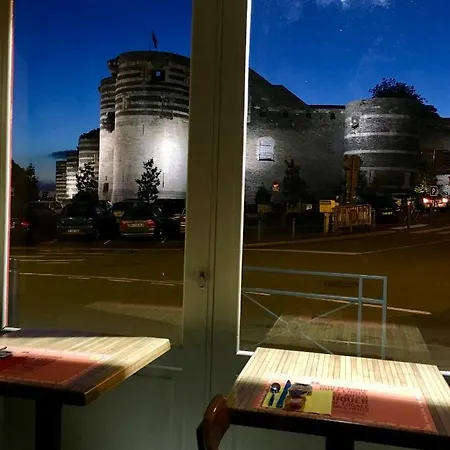 Logis Hotels- Marguerite D'anjou Chateau