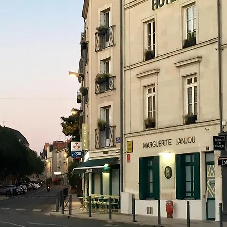 Hotel Logis Hotels- Marguerite D'anjou Chateau 2*
