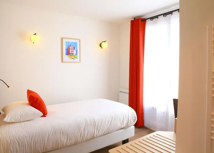 Hotel Logis Hotels- Marguerite D'anjou Chateau 2*