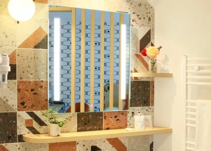 Logis Hotels- Marguerite D'anjou Chateau Hotel 2*