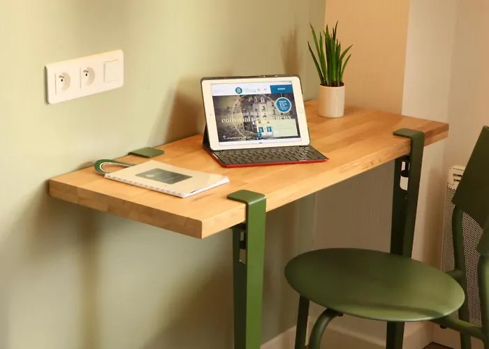 Logis Hotels- Marguerite D'anjou Chateau Hotel 2*