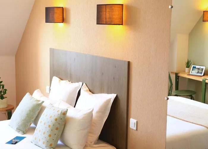 Logis Hotels- Marguerite D'anjou Chateau Hotel