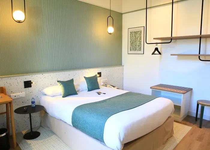 Hotel Logis Hotels- Marguerite D'anjou Chateau