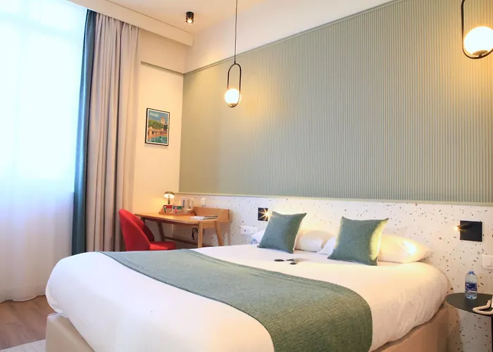 Hotel Logis Hotels- Marguerite D'anjou Chateau 2*