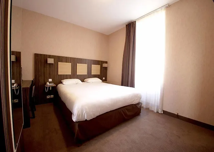 Logis Hotels- Marguerite D'anjou Chateau 2* Angers