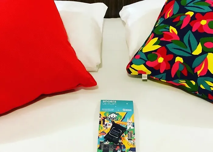 Logis Hotels- Marguerite D'anjou Chateau