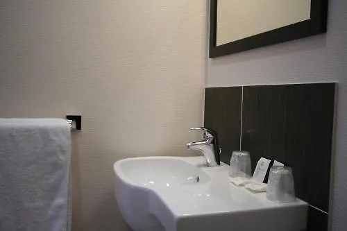 Logis Hotels- Marguerite D'anjou Chateau Angers