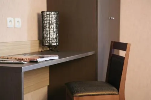 Logis Hotels- Marguerite D'anjou Chateau Angers