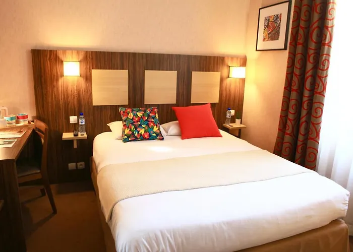 Logis Hotels- Marguerite D'anjou Chateau 2*